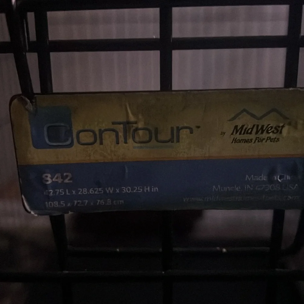 Contour dog cage
